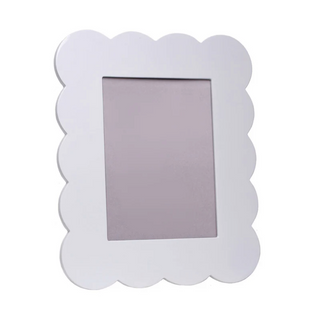 White Scalloped Lacquer Photo Frame